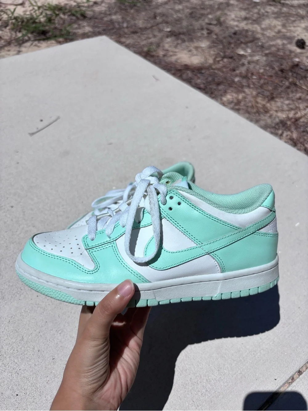 Nike Kids Low-Top Sneakers in Mint Green and White